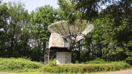 大自然中废弃的天线[免费商用]