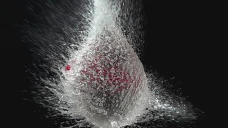 击破装满水的气球[]