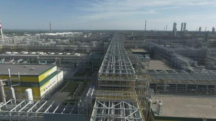 Oil processing plant in the day[4K]