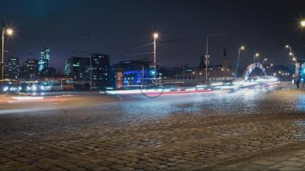 市中心夜间高峰时段[]