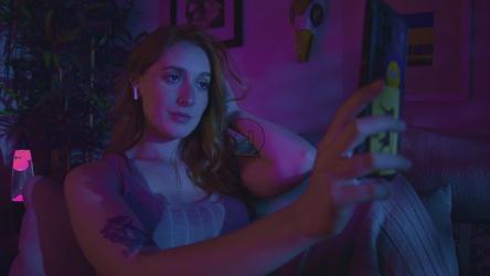 女人玩自拍[4K免费商用]