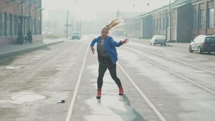 舞女城市演出[]