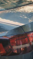 从车上取杂货的人[免费商用竖屏]