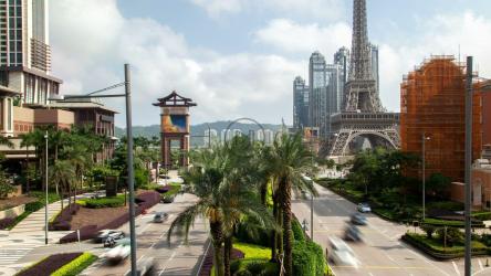 阳光明媚的拉斯维加斯交通动态[4K]