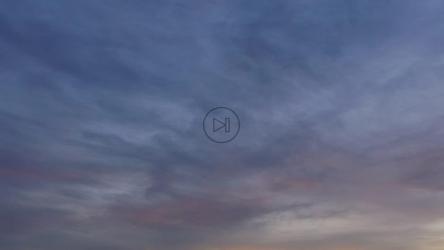 从云到天际线的缩放[]