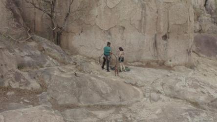 户外登山日的男男女女[4K免费商用]