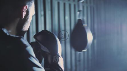 男子击打拳击[免费商用]