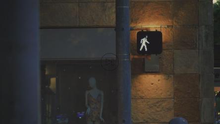 Pedestrian crossing sign with light on the street at christmas[免费商用]