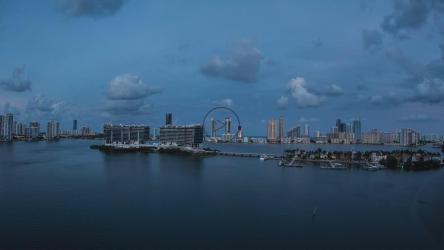 Timelapse over a bay in Miami[]