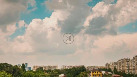 住宅楼上空乌云密布[4K]