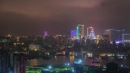 澳门夜晚天际线昏暗[]