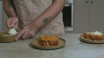 厨师在盘子里准备甜点[4K免费商用]