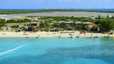 岛屿海滩上游客的时间流逝[]