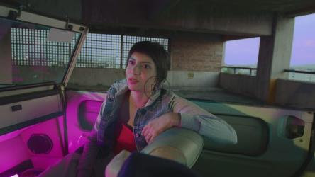 朋友在敞篷车里聊天[免费商用]