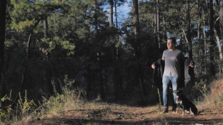 树林里的男人和他的狗[免费商用]