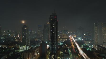 City traffic through the night[4K]