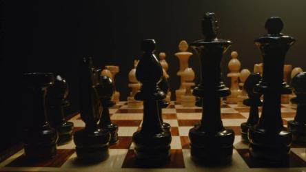 木制象棋的并排视图[免费商用]