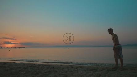 做侧手翻的人[]