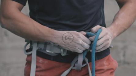 登山前系好安全带[免费商用]