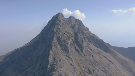 没有植被的山顶[4K免费商用]