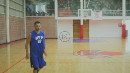 练习课上的两名篮球运动员[免费商用]