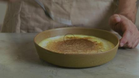 Cook mixing ingredients in a mixture[4K免费商用]