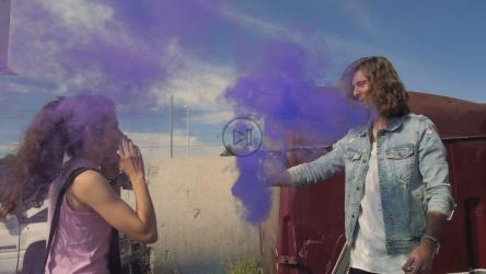 情侣在抽烟[免费商用]