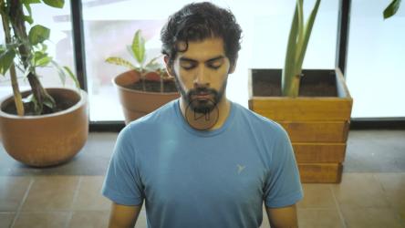 男子滚动瑜伽垫[免费商用]