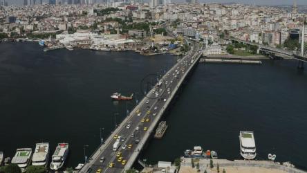 修理桥下的船[4K]