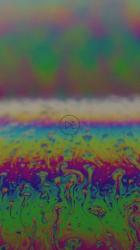 彩色彩虹色的肥皂泡表面[免费商用竖屏]