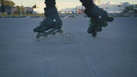 男孩在超市停车场滑冰[免费商用]