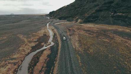 汽车驶离主干道[4K]