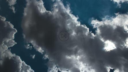 白云背后的湛蓝天空[4K]