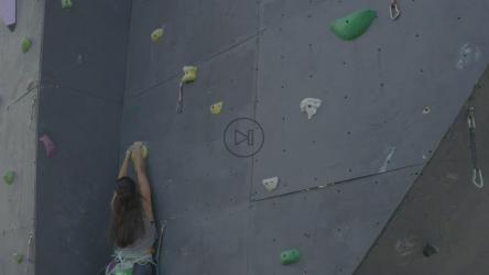 Young woman climbing a big tower in an aerial view[免费商用]
