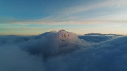 从上面看到的厚云的纹理[4K]