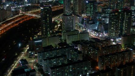 巨大的城市夜晚灯火通明[4K]