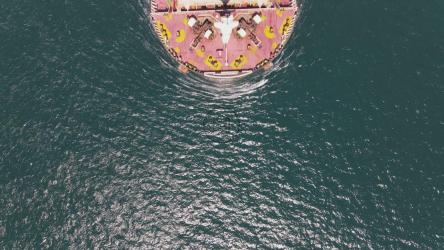 从顶部看到的货船[4K]