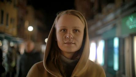 戴上节日面具[]