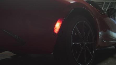 红色跑车侧视图[免费商用]