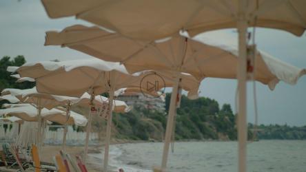 暴风雨从海滩上袭来[4K]