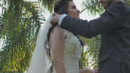 可爱的配偶在他们的婚礼花园[免费商用]