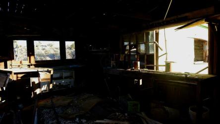 一座废弃鬼屋的时间流逝[]