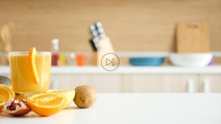 健康饮食水果和蔬菜围绕饮料[4K]