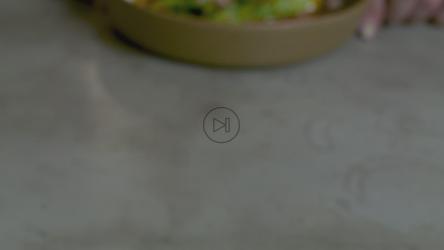 厨师的特写镜头'；s盘子刚吃完[4K免费商用]