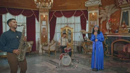 豪华环境下的天才音乐家和歌手[免费商用]