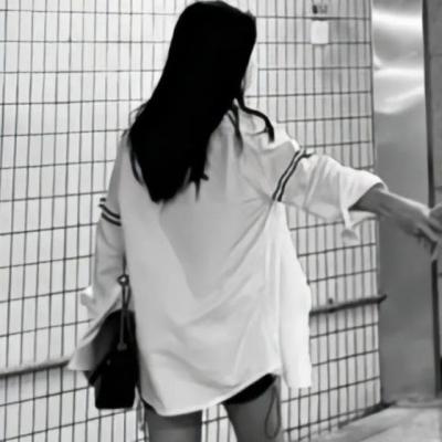 【唯美】形容水清山青桃花开的句子（怎么形容桃花开花的优美句子）