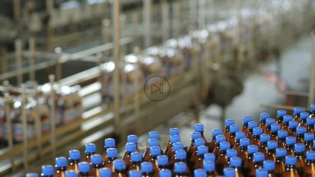 工厂啤酒瓶生产线[]