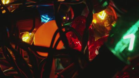 旋转彩色灯泡[]