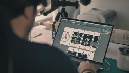 在技术车间使用计算机[免费商用]