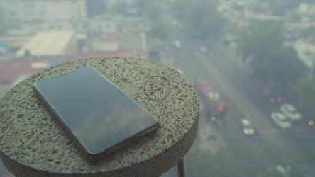 圆桌上的电话[免费商用]